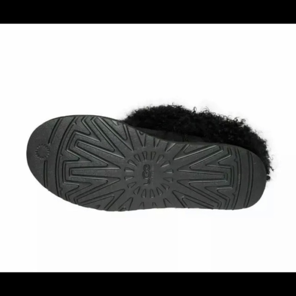 UGG Short Sheepskin Cuff Mongolian Fur BLACK Boots Women’s sz 6 worn once - Picture 9 of 16
